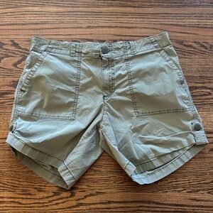 Sanctuary Switchback Cargo Rolled Cuff Shorts, Hiker Green, Size 30